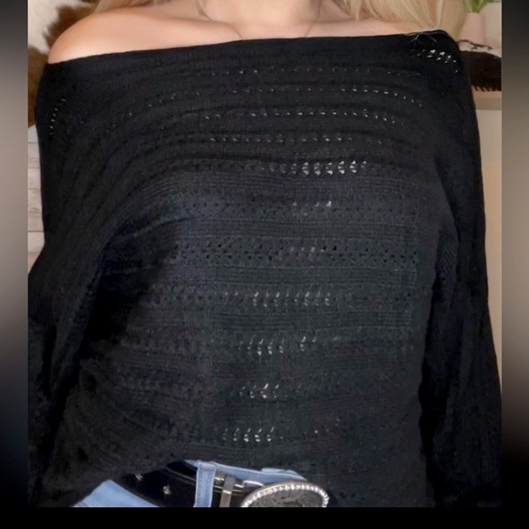 Women’s off shoulder sweater - Picture 2 of 3